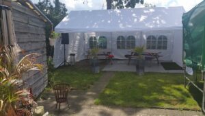 Opgezette Partytent 3x6